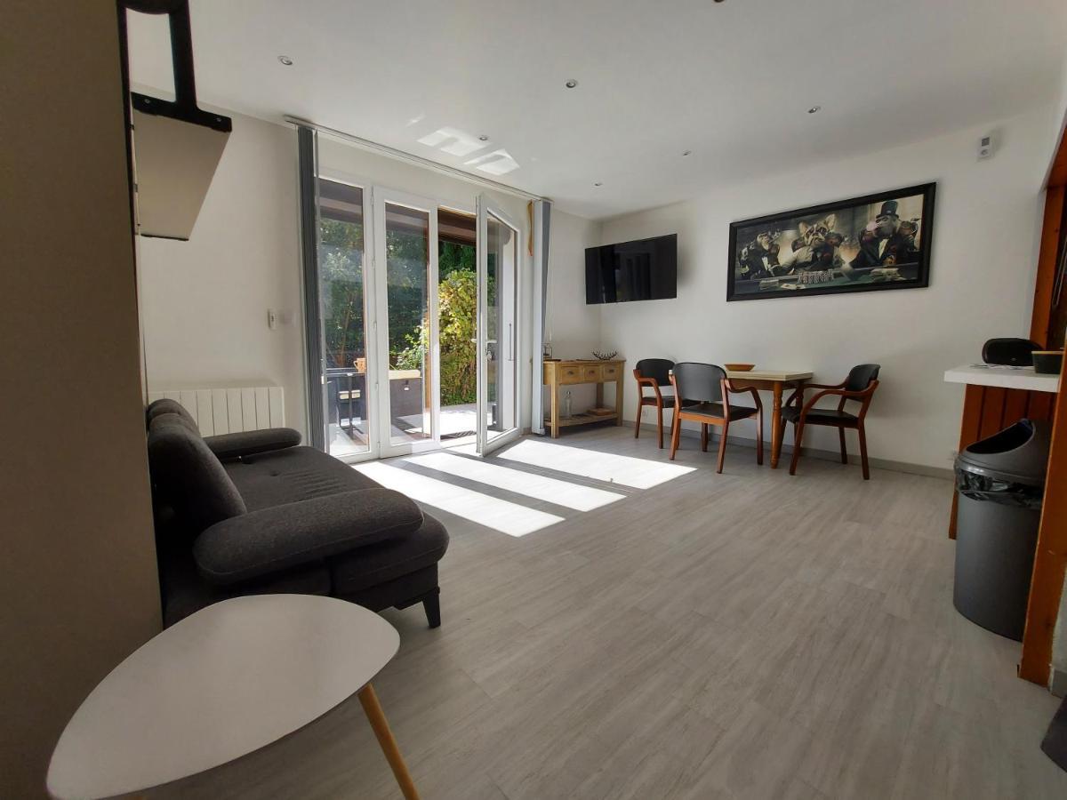 Centre St Jorioz : Charmant Et Spacieux Studio Avec Terrasse Et Jardin Privatif Сен-Жорьо Екстериор снимка